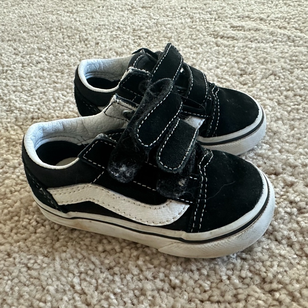 Old skool vans size 5 toddler baby